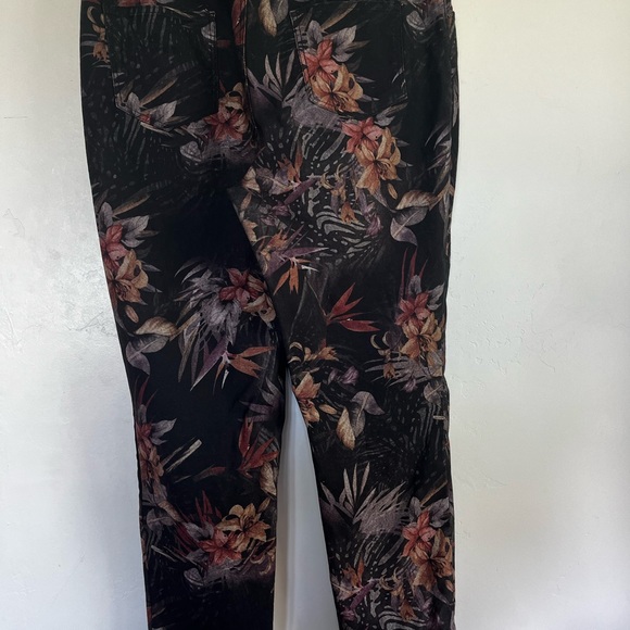 Chico’s Floral Jeans - Picture 2 of 5